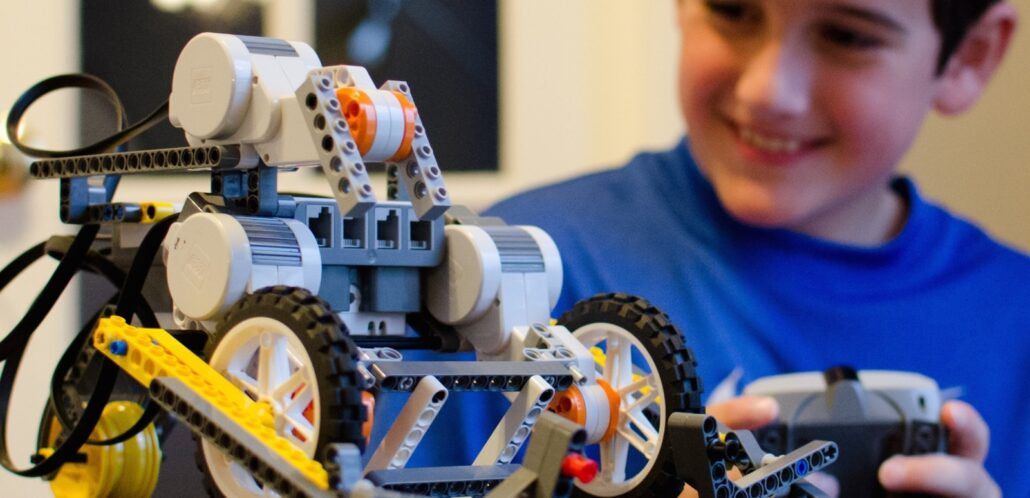 5 Benefits of Enrolling Your Child in Robotics Classes - ICERobotics